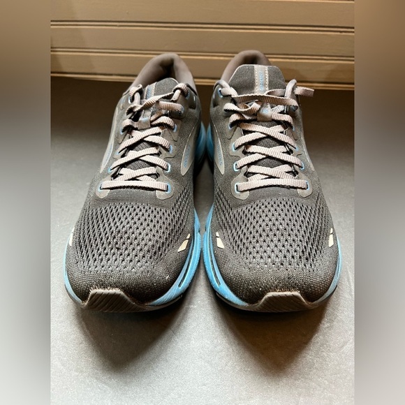 Brooks ghost and Sky Blue Running Shoes men’s size 10.5 main image 5
